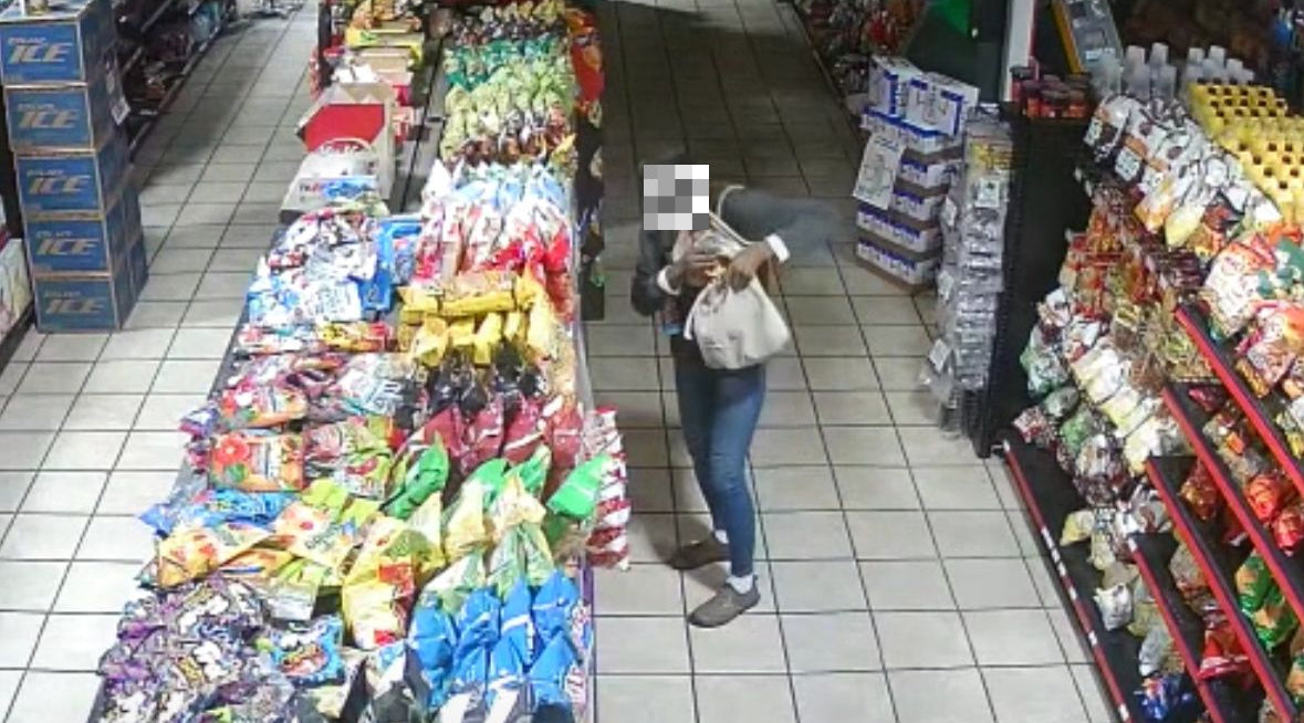 theft preventing | theft happening | robbery attempt | shop camera caught thief 